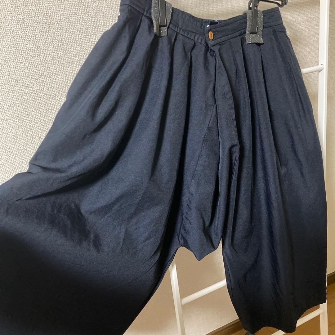 美品コムデギャルソンコムコム　エステル縮絨バルーンサルエル紺