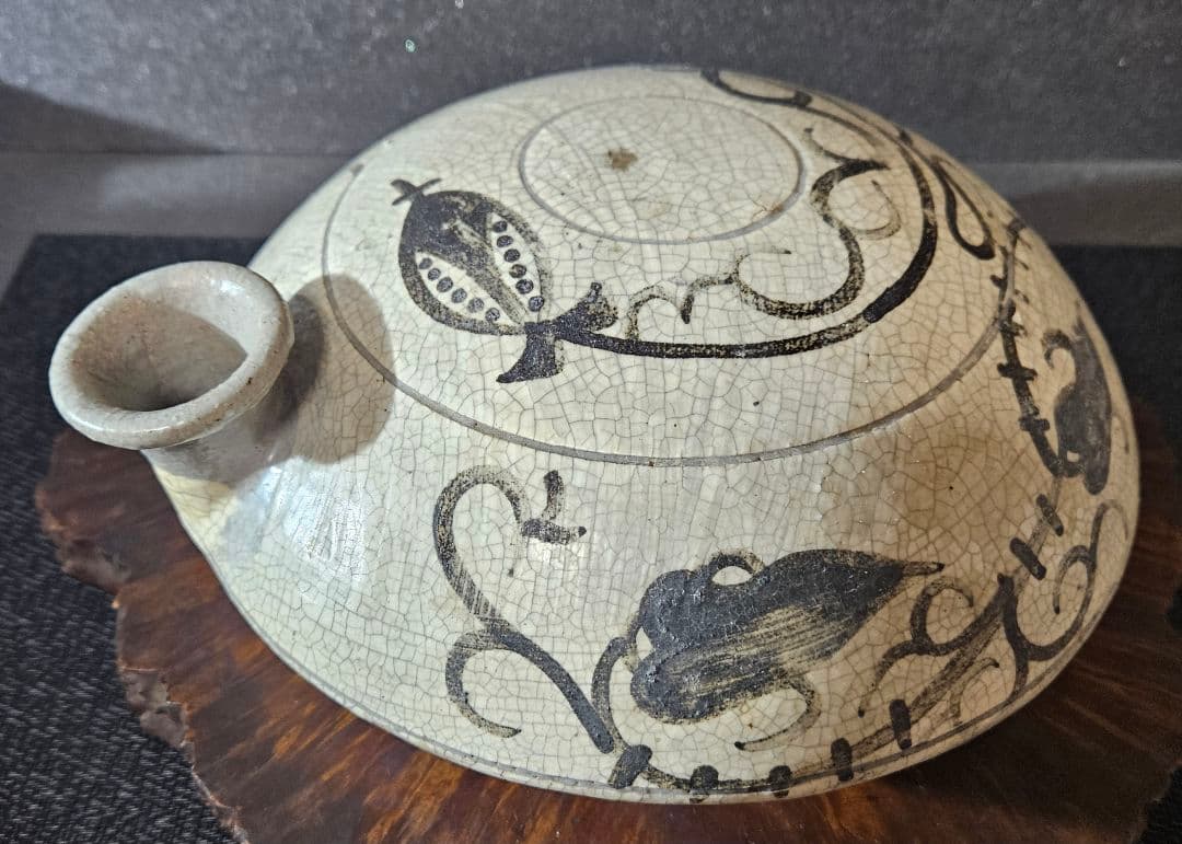 李朝古美術　韓国古陶磁器　李朝　粉青沙器 鉄絵　唐草文　口付大瓶　酒瓶　扁壺