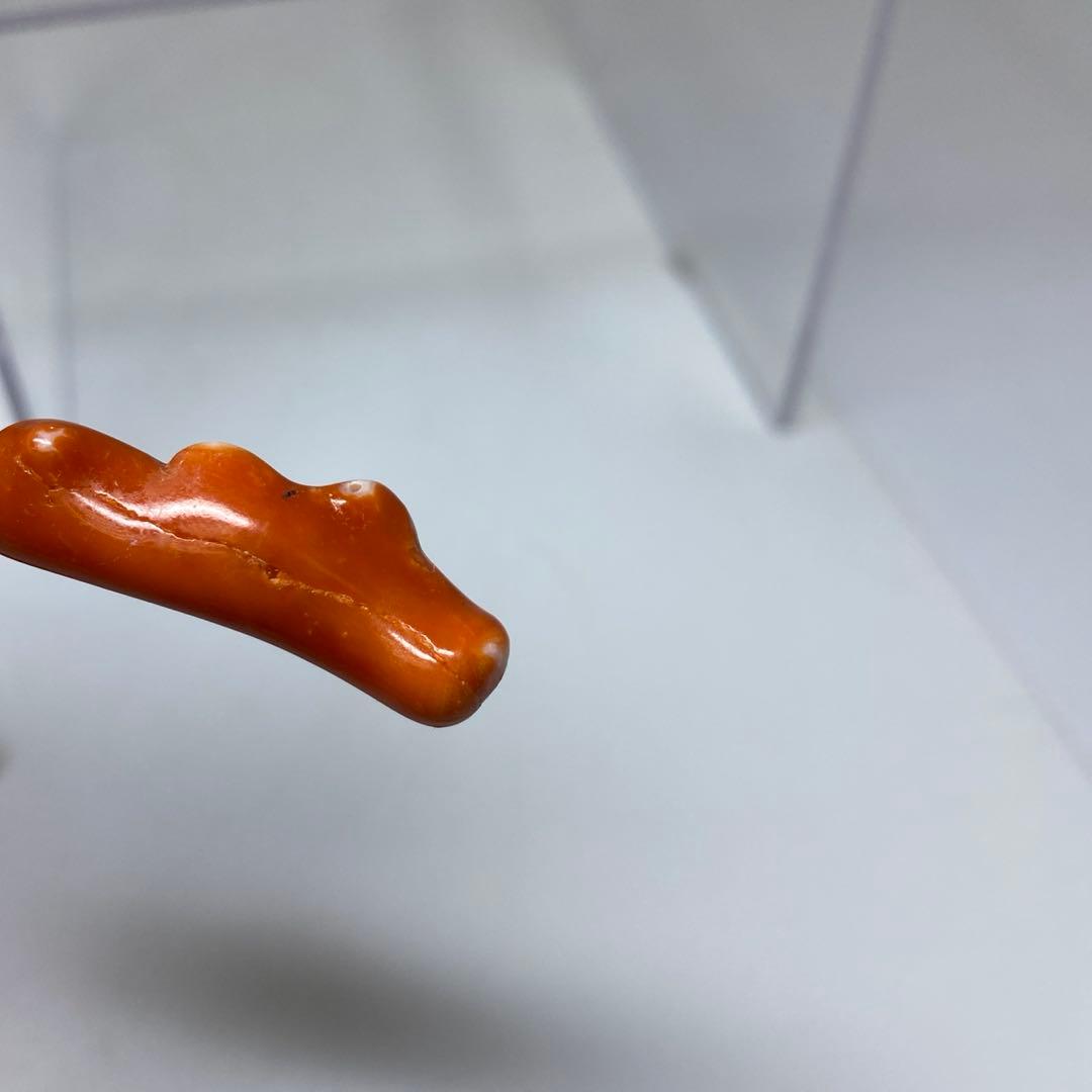 本赤珊瑚　ブローチ、彫刻、帯留　78g 東Y7-0217☆2Fトヒニ