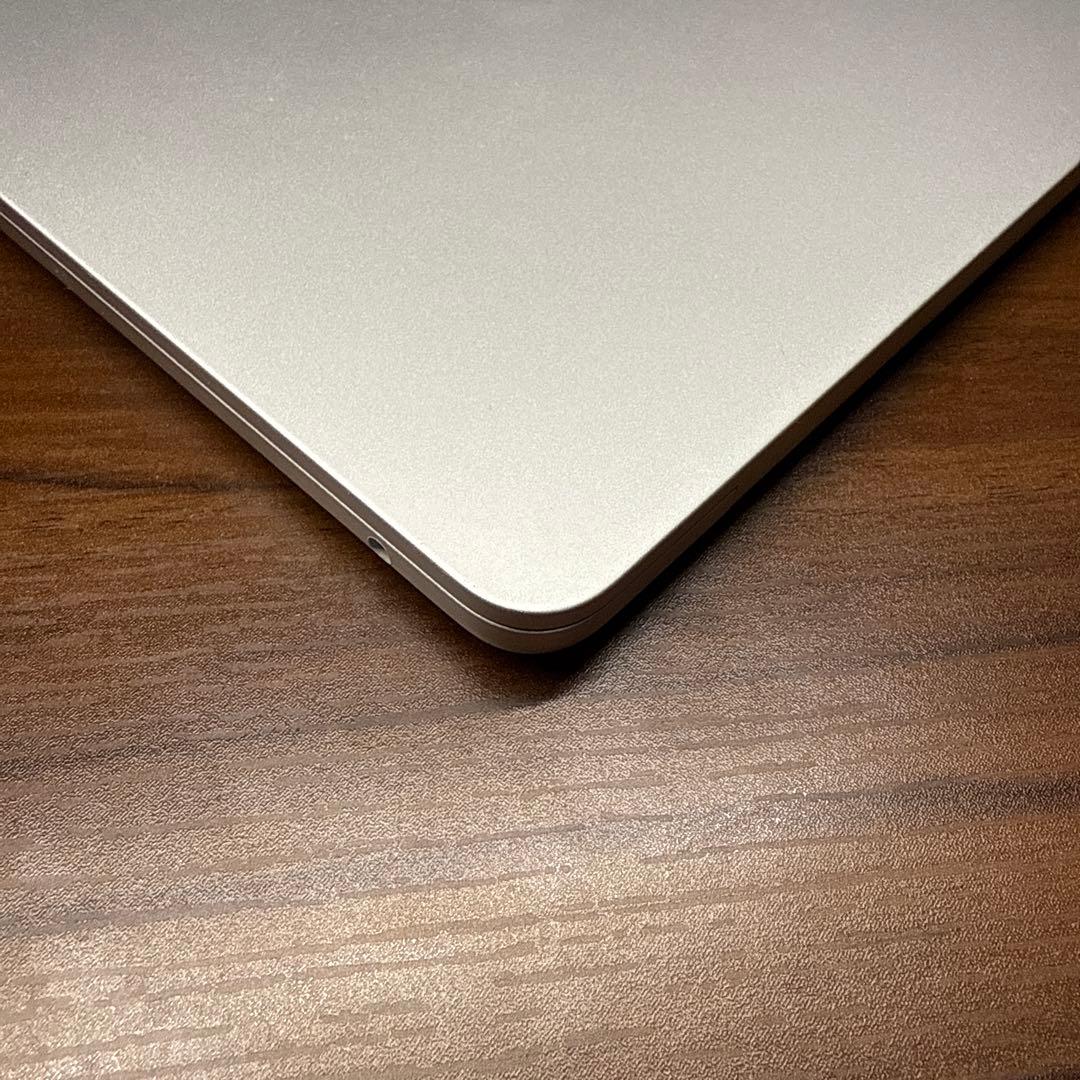 MacBookAir M2 (13インチ•メモリ16GB•256GB)