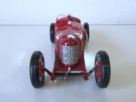 Mebe Toys (1/24) アルファロメオ Grand Prix P2