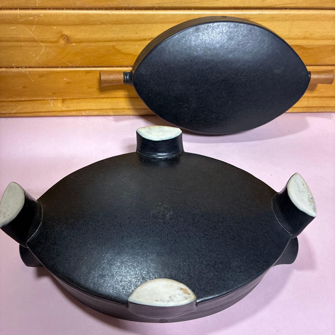 陶芸品　蓋付き　釉薬　脚付き