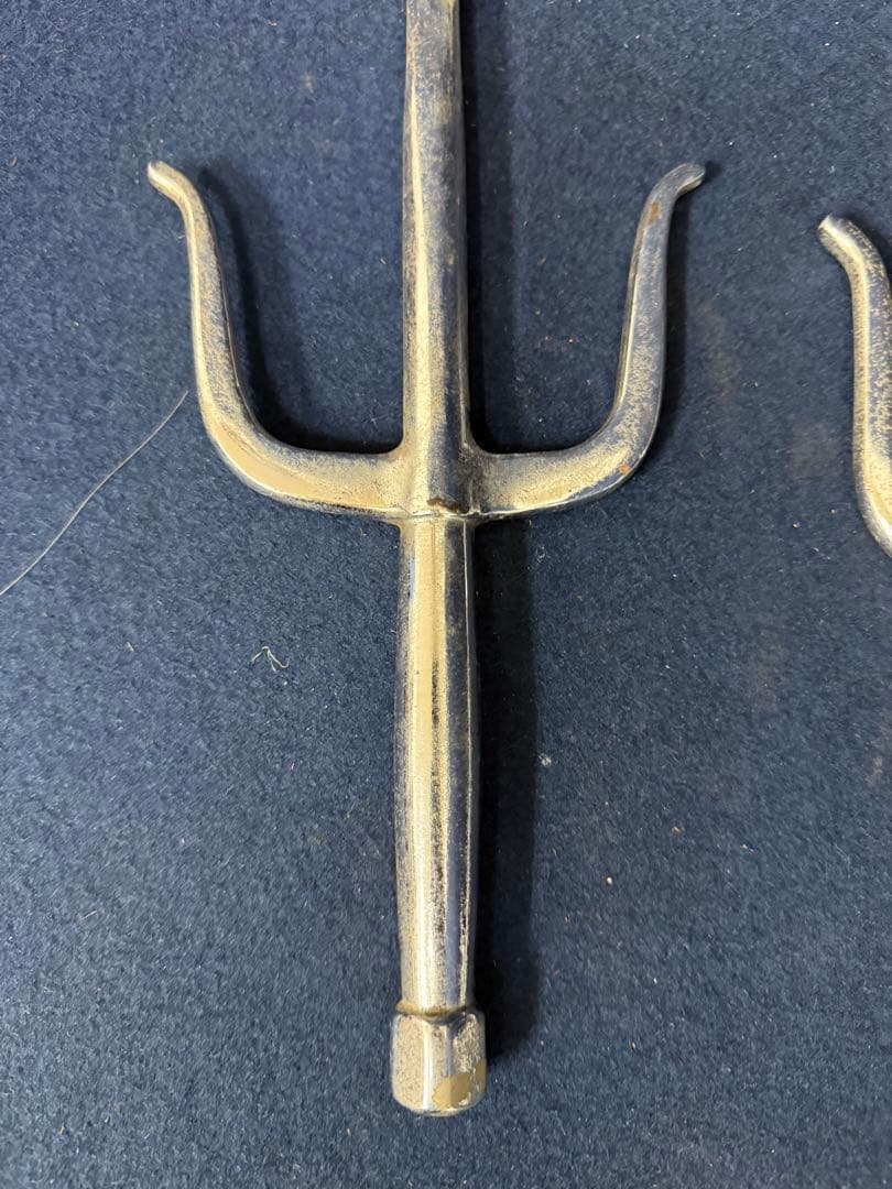 十手 鉄製 両面鉤 釵 サイ 全長46cm 一対 時代 古玩 旧家 蔵出 骨董品
