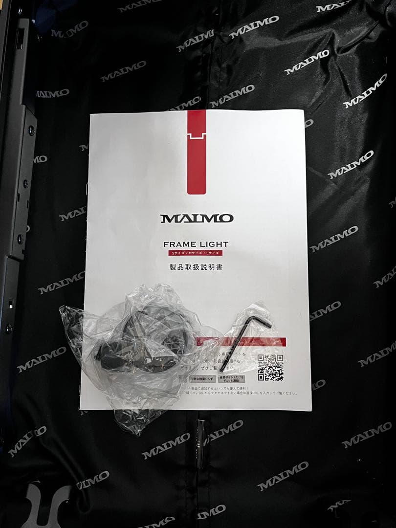 軽量アルミフレーム　スーツケース【機内持込み】 スペア車輪付き　ワンタッチ開閉