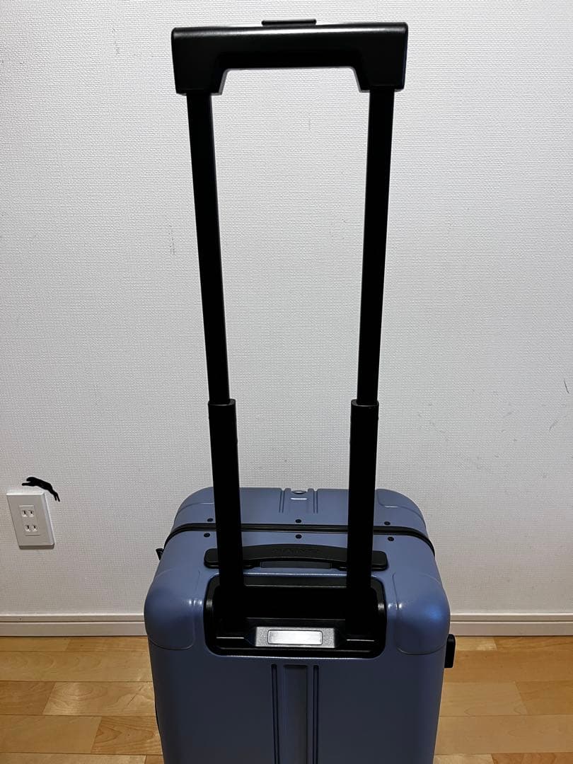 軽量アルミフレーム　スーツケース【機内持込み】 スペア車輪付き　ワンタッチ開閉