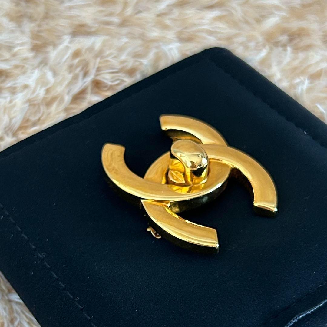 極美品✨ シャネル ココマーク ターンロック ブローチ ゴールド 刻印96P