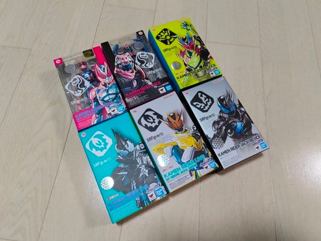 S.H.Figuarts　仮面ライダーリバイス 6種セット