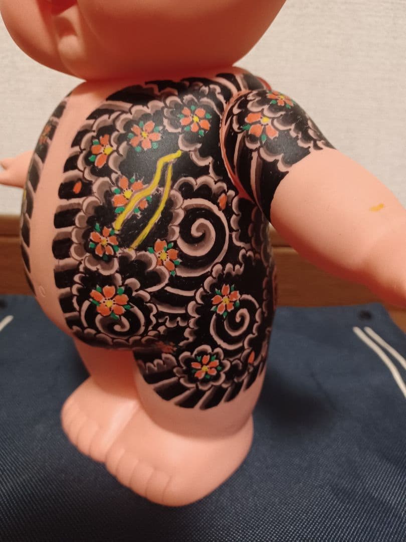 和彫り刺青キュウピー　ソフビ人形