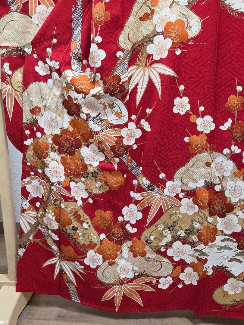 D 豪華 松竹梅 金駒刺繍 金彩 しぼり模様 正絹 振袖 成人式 着物