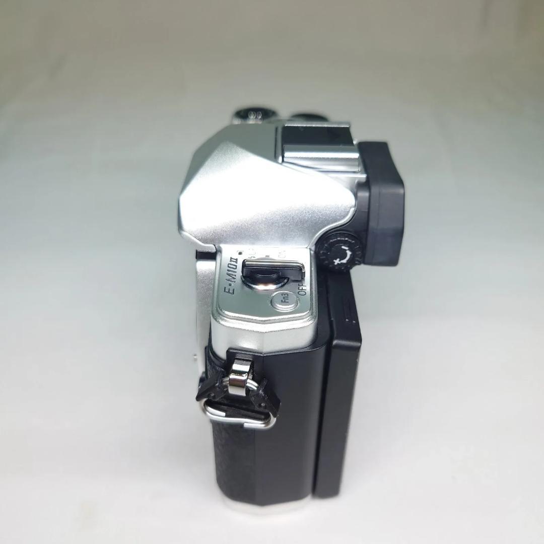 OLYMPUS オリンパス OM-D E-M10 Mark II 箱OK