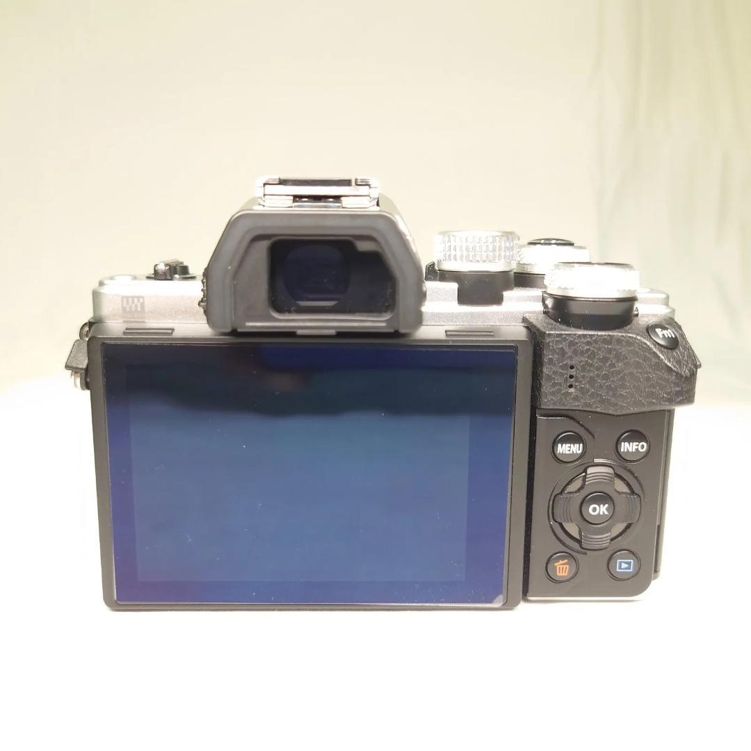 OLYMPUS オリンパス OM-D E-M10 Mark II 箱OK