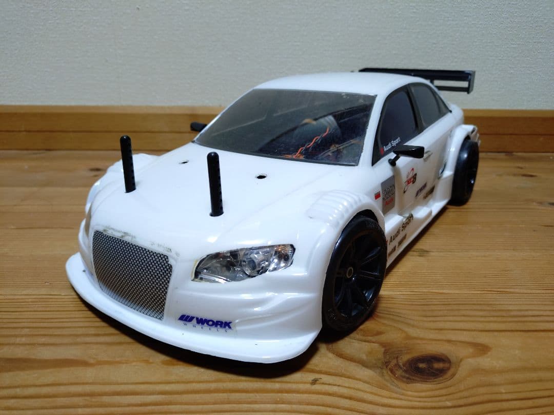 banana　　タミヤ　ta05　シャーシ　アウディA4　ボディ　メカ