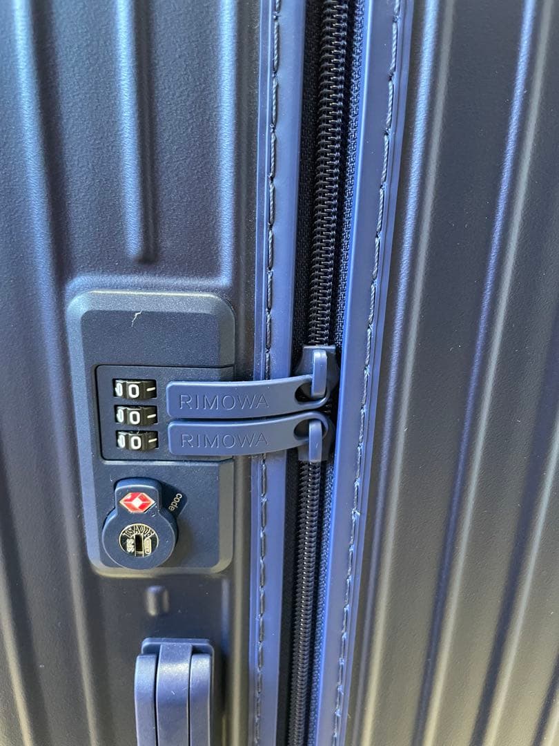 リモワ　Essential チェックイン L マットブルー