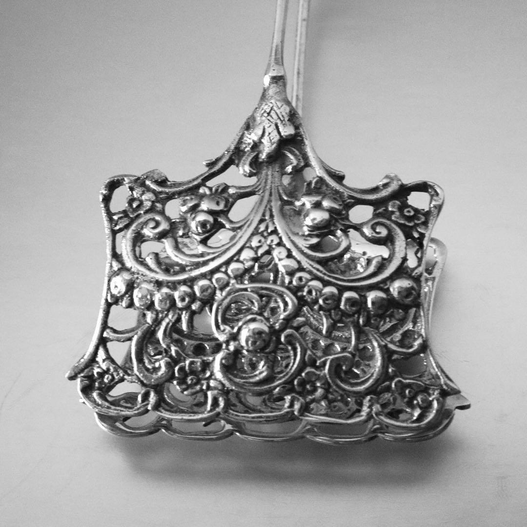 純銀ケーキトング　天使文様　ドイツ銀800