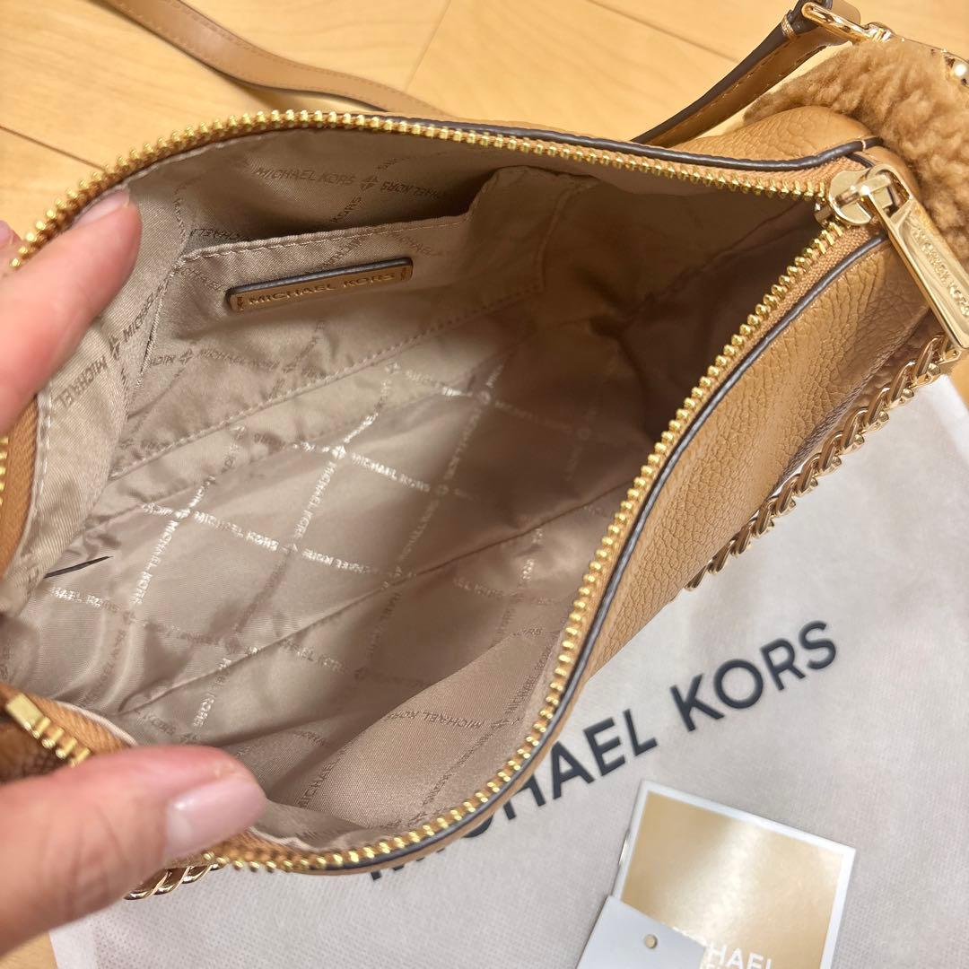 【新品】MICHAEL KORS CARMELAコンバーチブル ポシェット