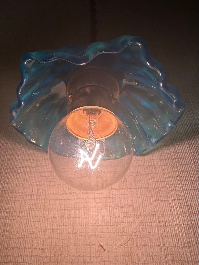 フランス アンティーク ブルーオパール螺旋模様の小さな可愛らしいアトリエランプ＊