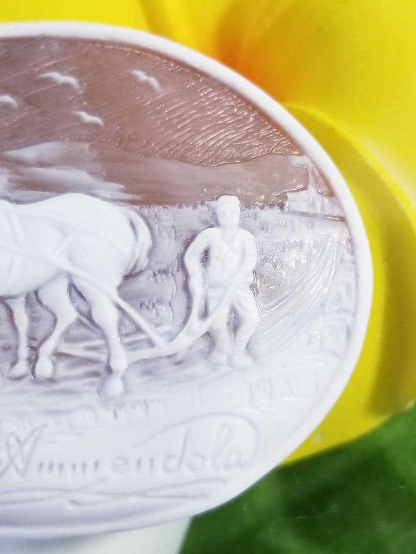 KS-785 【ジョバンニ・アメンドーラ作】天然シェルカメオルース