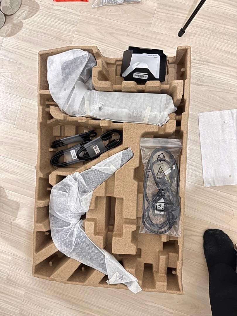 Alienware 27 ゲーミングモニター - AW2723DF