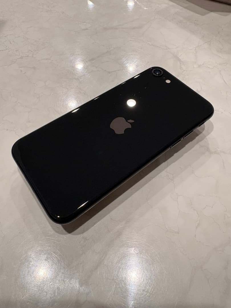 Apple iPhone SE 第二世代 ブラック 128GB 本体