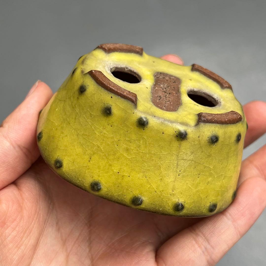 753.暁雲 黄釉鼓釘楕円 盆栽鉢 植木鉢 8*6.7*3.6cm