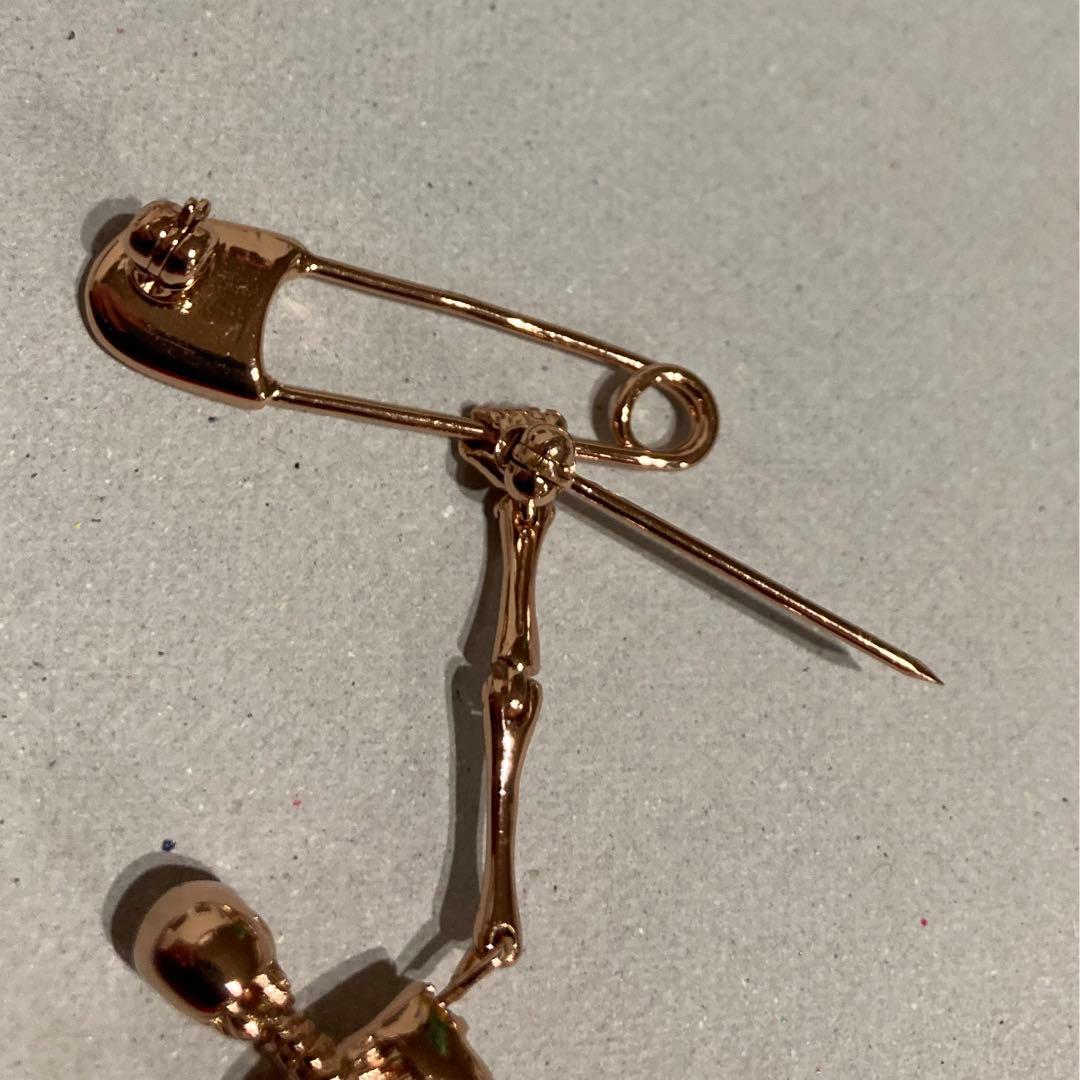 証明書有・正規品　ヴィヴィアンウエストウッド　スケルトンブローチ　ピンクゴールド