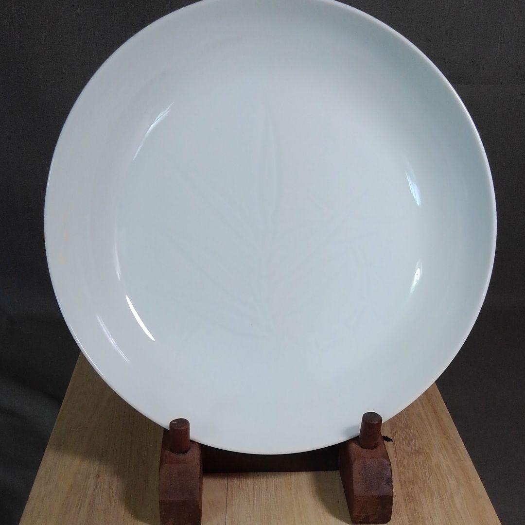 井上萬二作白磁彫深皿