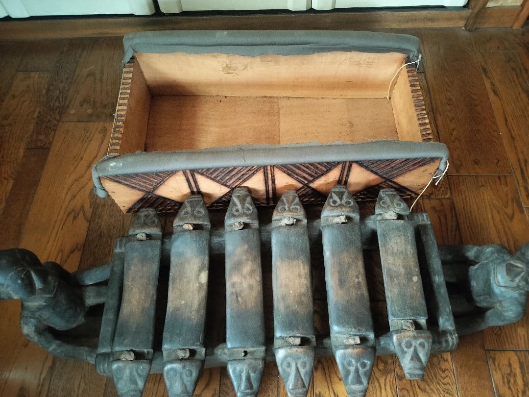 木製彫刻楽器 ダークブラウン