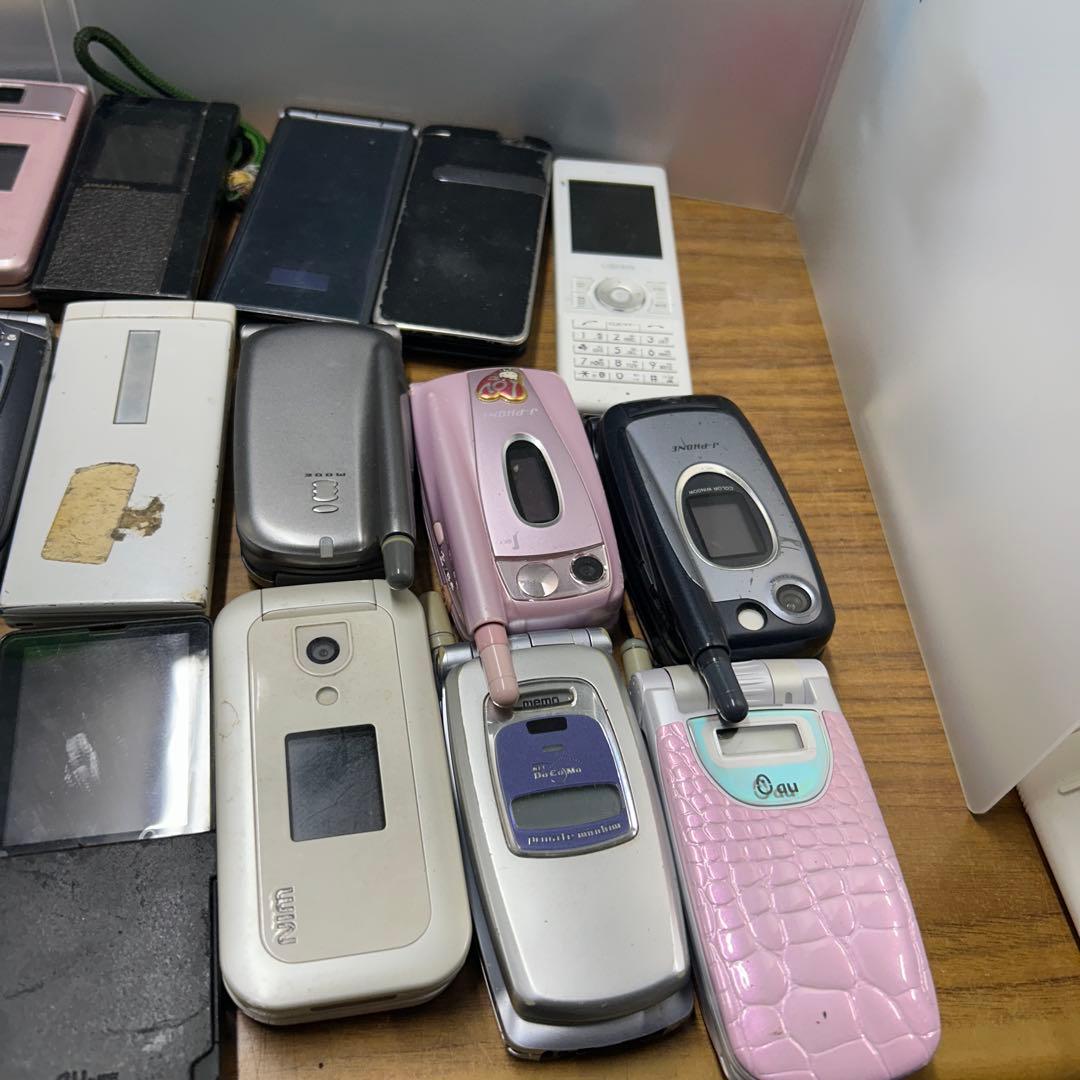 ガラケー 携帯電話 おまとめ 27台　動作未確認 ジャンク
