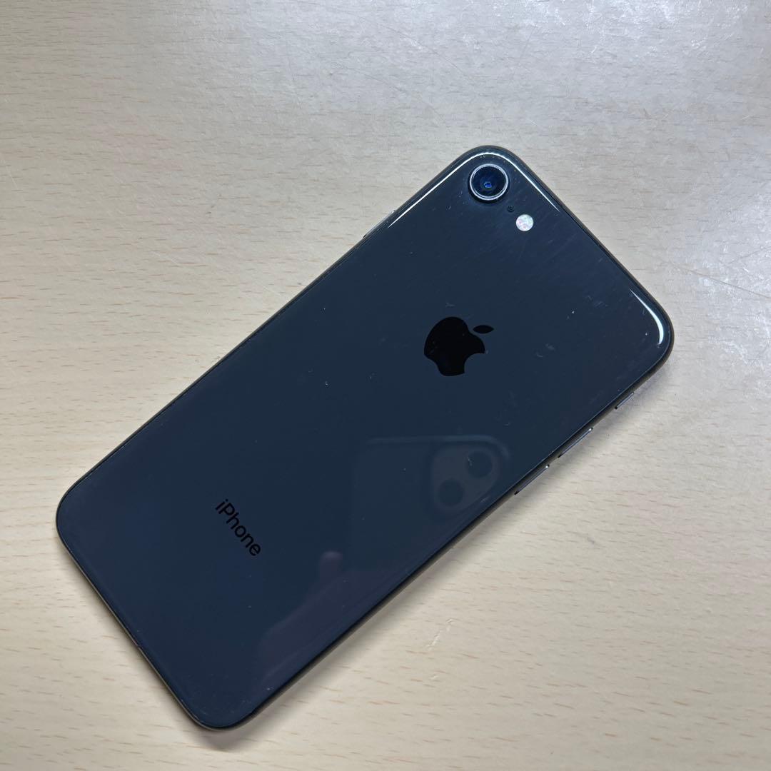 iPhone8 64GB SIMフリー　画面割れあり　バッテリー最大容量73%