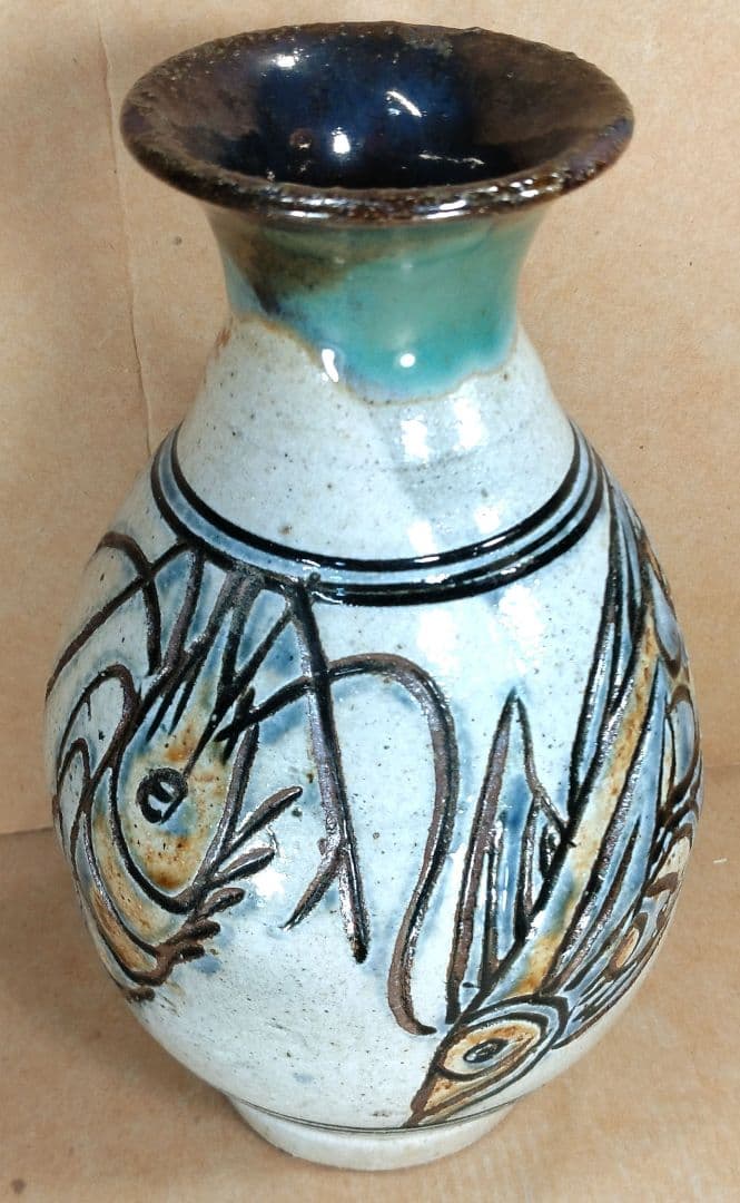 【本物保証】金城次郎 壷屋焼花瓶 共箱 栞 人間国宝 壺屋焼 海老魚紋花瓶