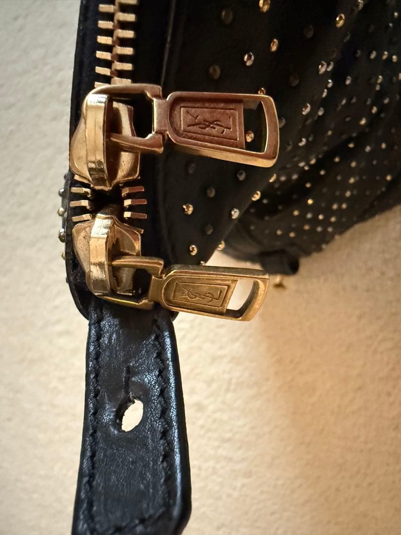 イヴ・サンローラン　イージーバッグ　スタッズ