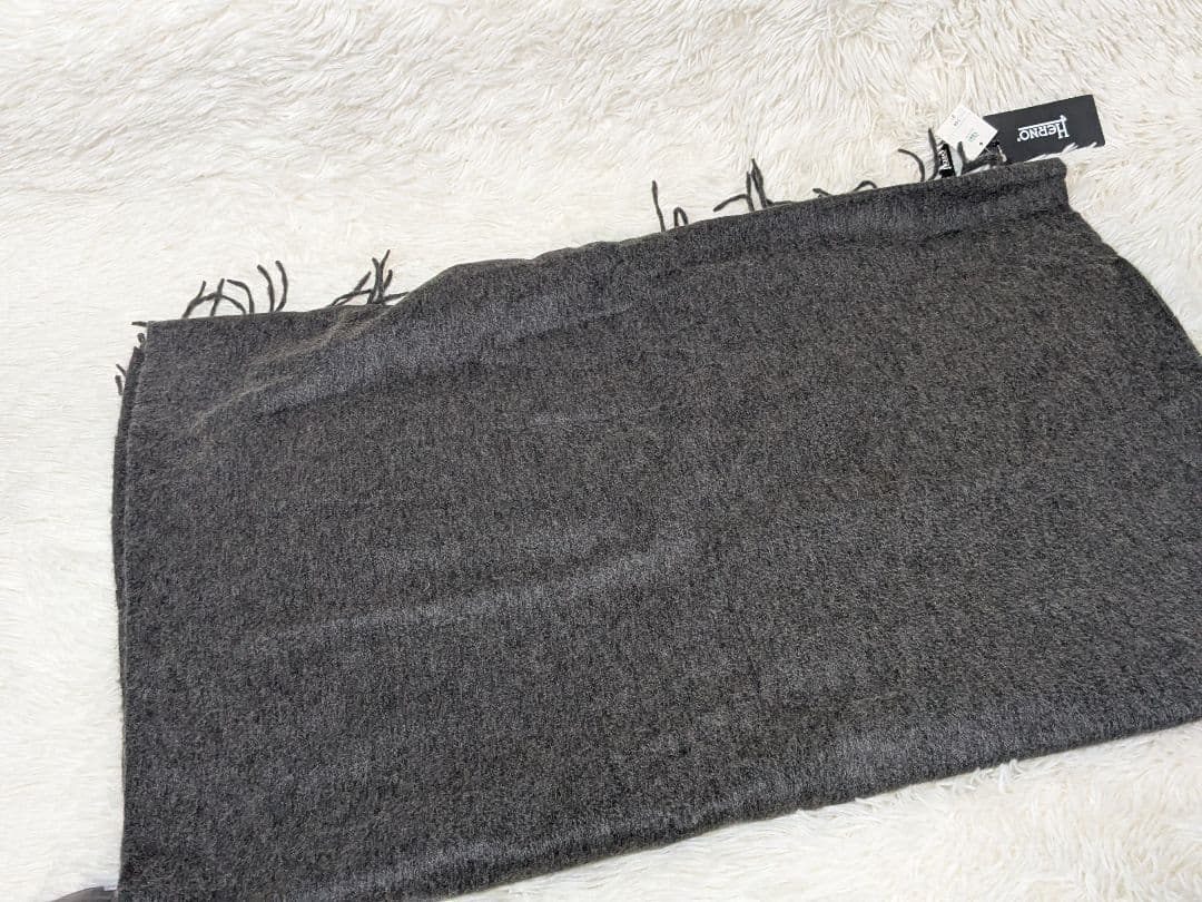 未使用　ヘルノ　HERNO　カシミヤ　100％　大判　マフラー　ストール　グレー