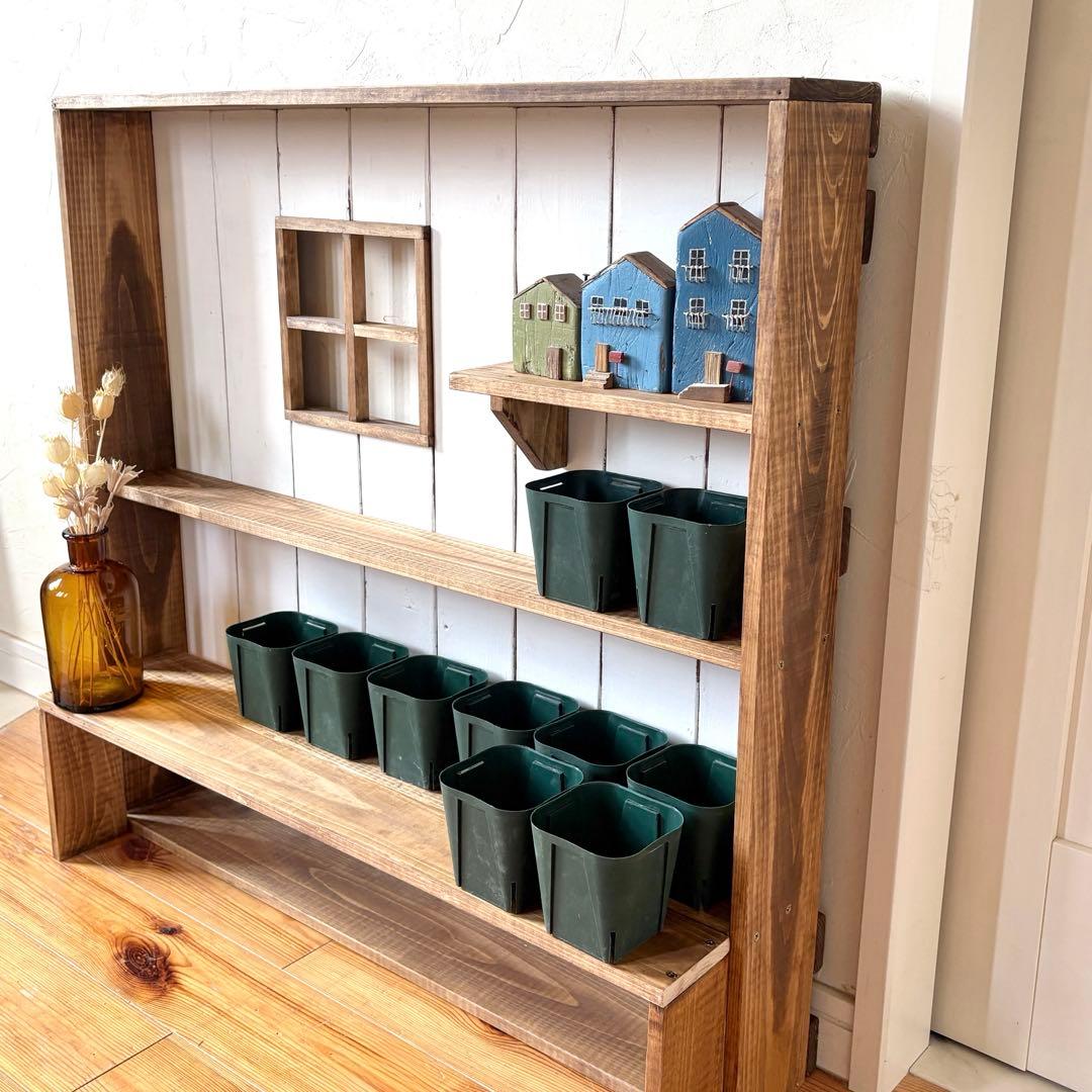 小さな窓の飾り棚　什器　ガーデン雑貨