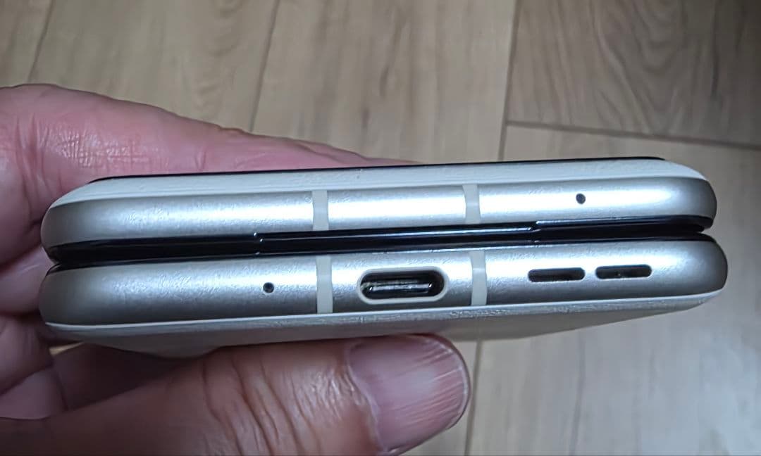 Motorola razr 40 バニラクリーム 256GB