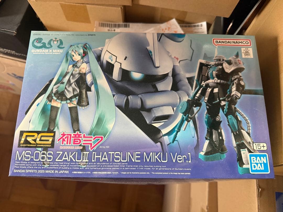 RG 1/144 MS-06S ザクII [初音ミクVer.] 機動戦士ガンダム