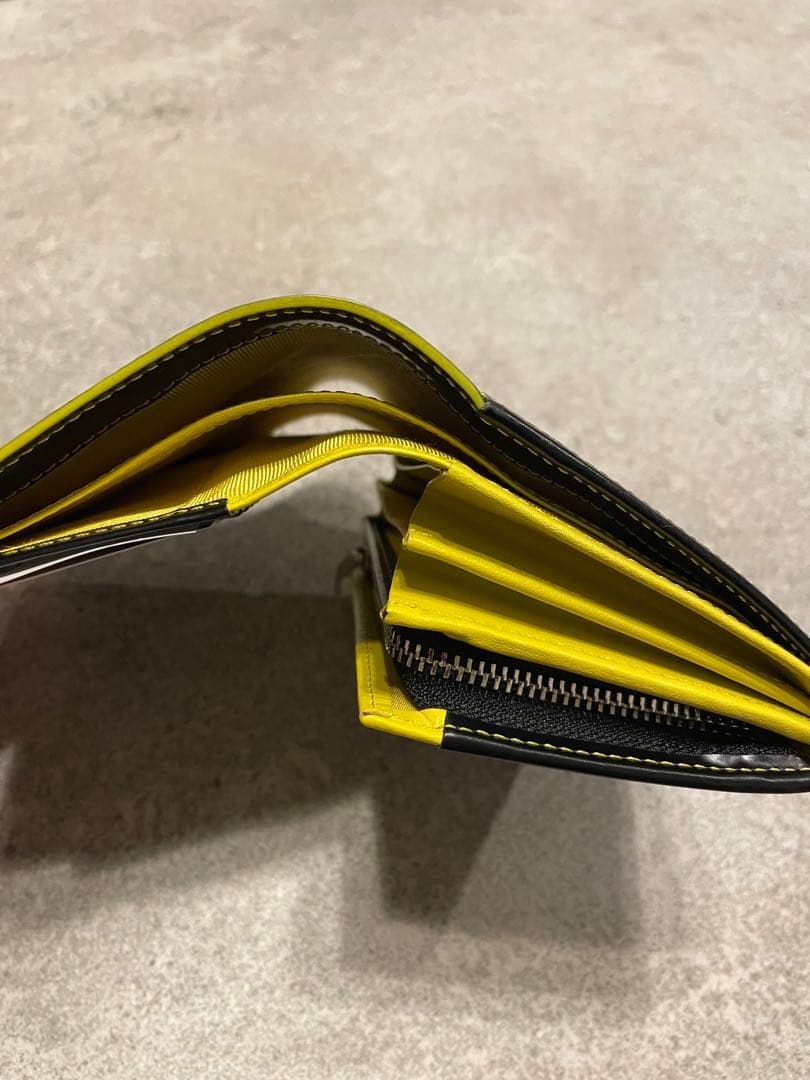 【未使用品】UNO KANDA 黒レザー三つ折り財布