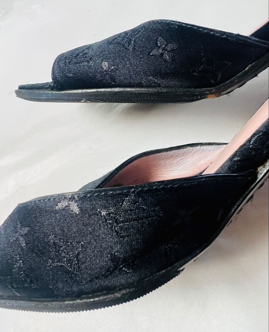 LOUIS VUITTON　ブラックモノグラム　オープントゥミュール　サンダル