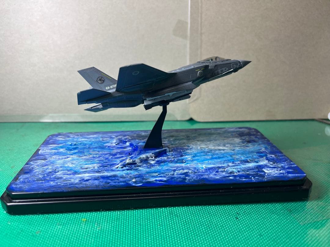 1/144 航空自衛隊F-35A 小松基地303飛行隊ジオラマ完成品