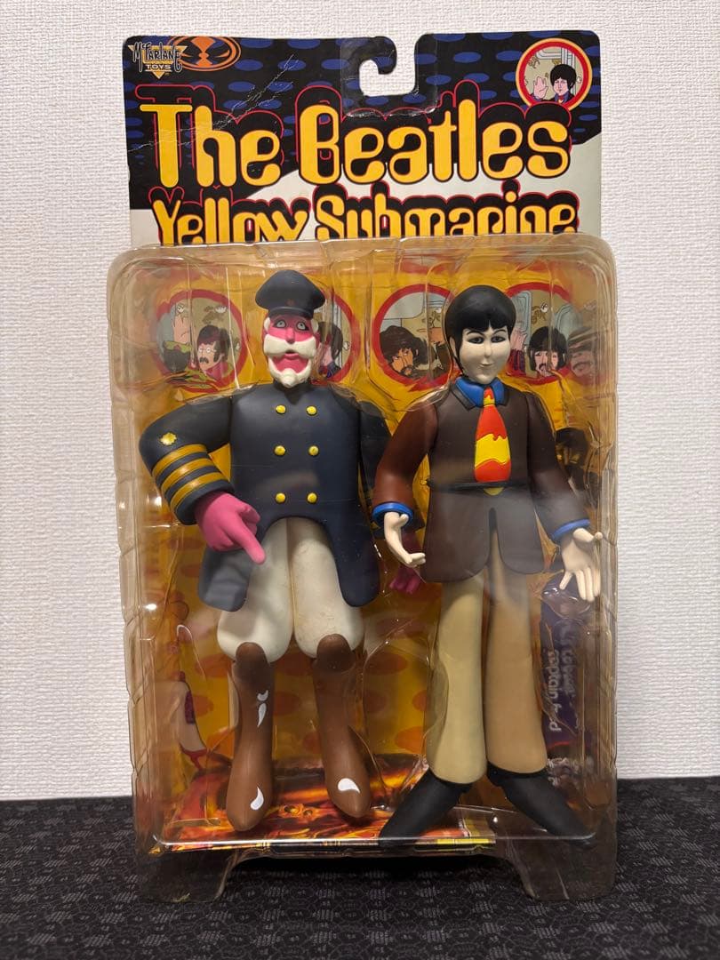 The Beatles yellow submarine　フィギュア4体
