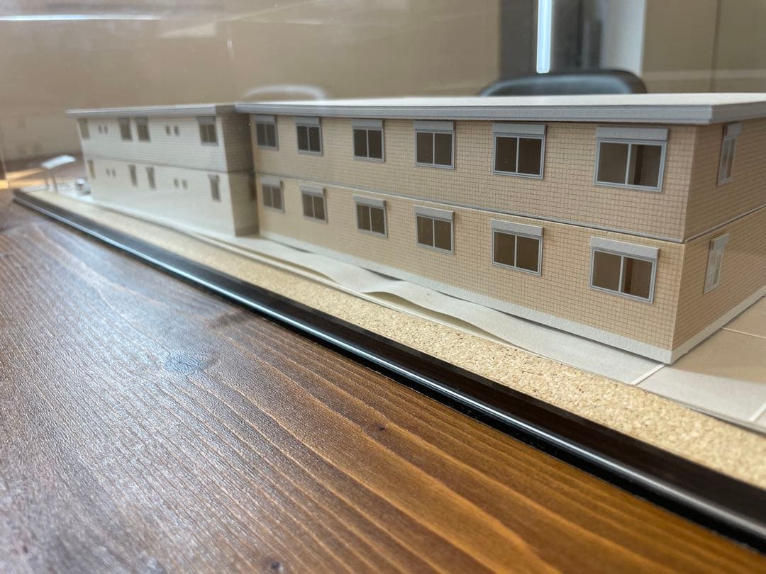 建築模型 1/100 スケール　ケース付き　アパート