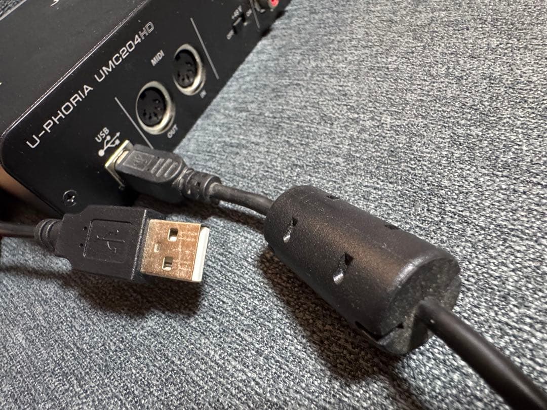 BehringerU-PHORIA UMC204HD オーディオインターフェイス