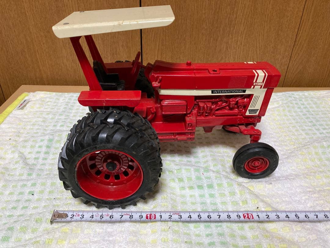 ERTL インターナショナル　トラクター