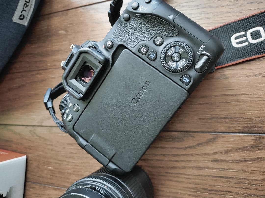 Canon EOS 9000D デジタル一眼レフカメラ