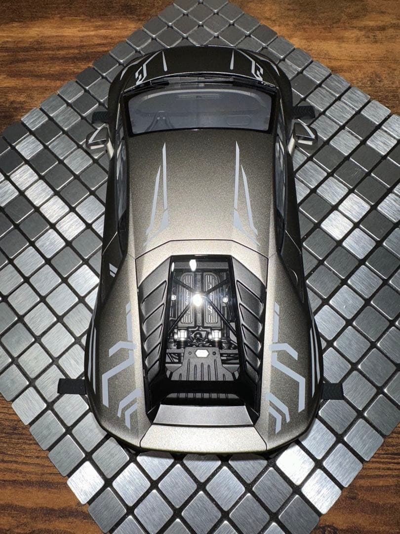 【カスタム】オートアート 1/ 18 ランボルギーニ ウラカン マットグレー