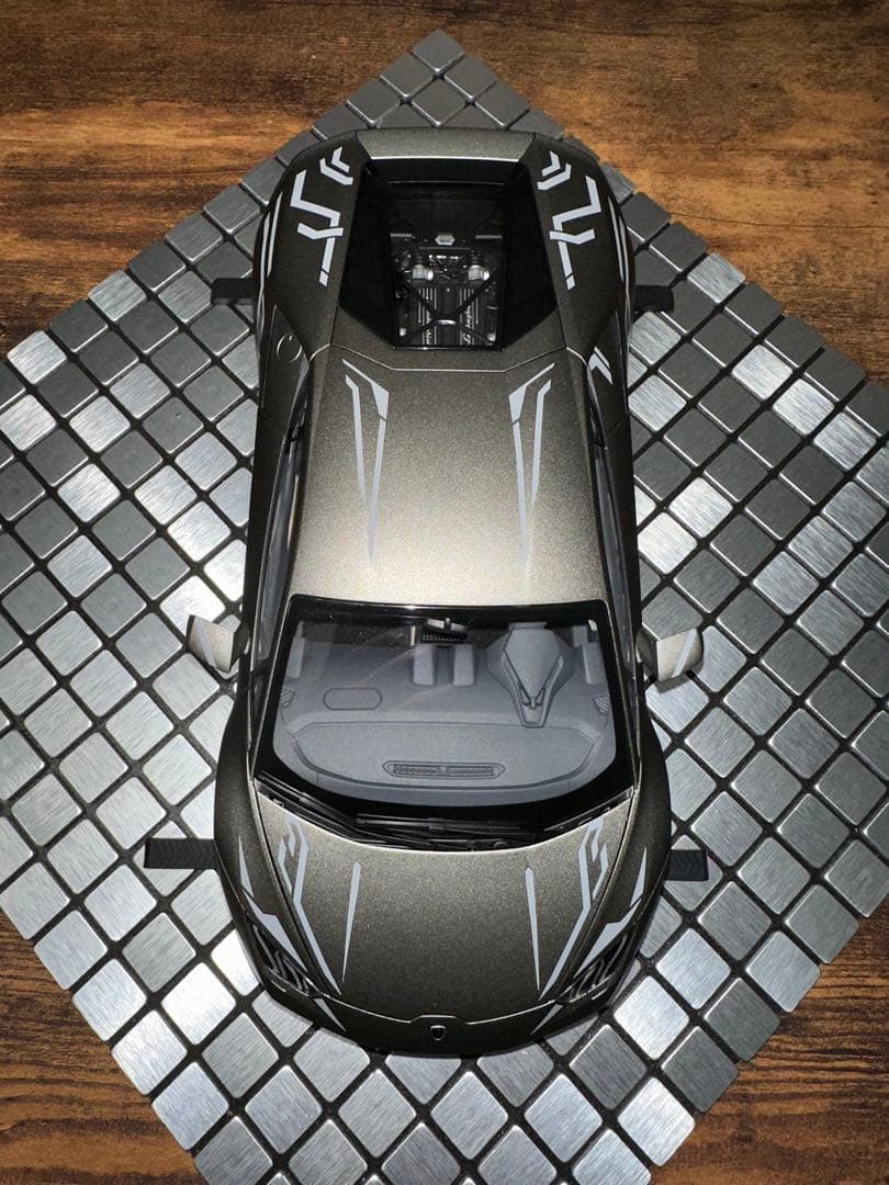 【カスタム】オートアート 1/ 18 ランボルギーニ ウラカン マットグレー