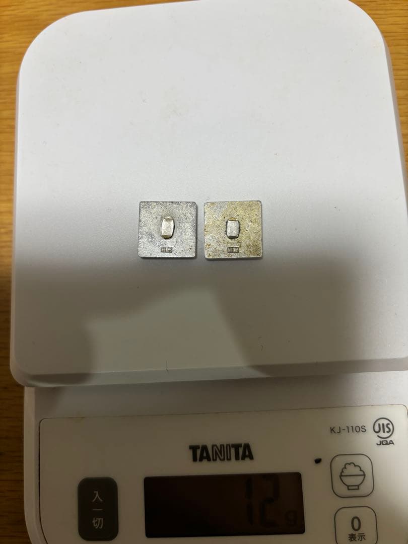 純銀のメダルと純銀の彫物