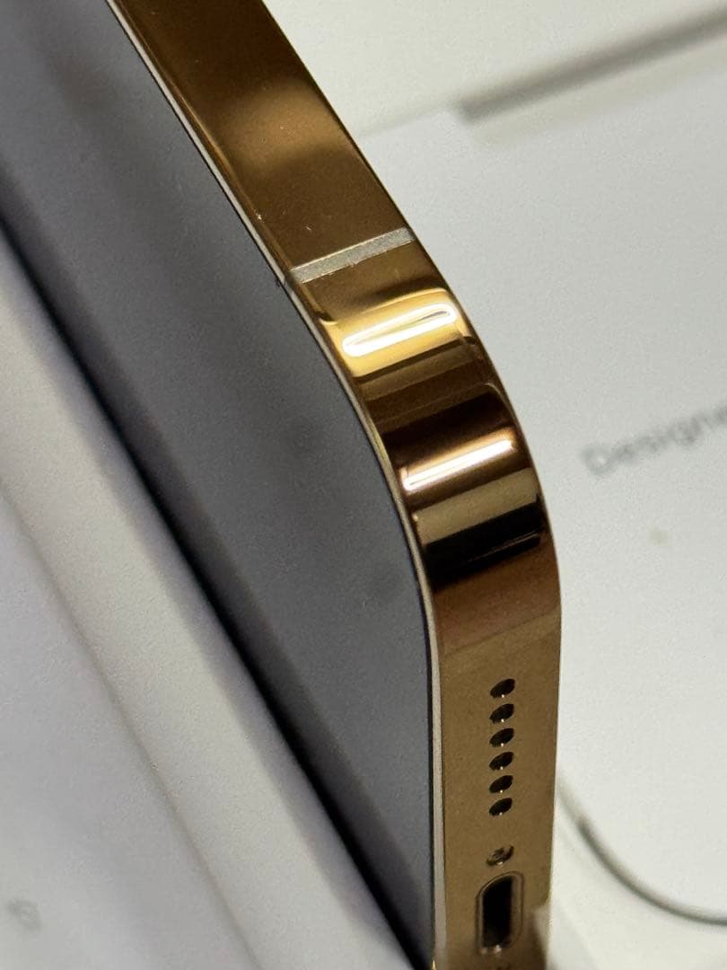 hugs！iPhone 12 pro max 純正バッテリー新品！