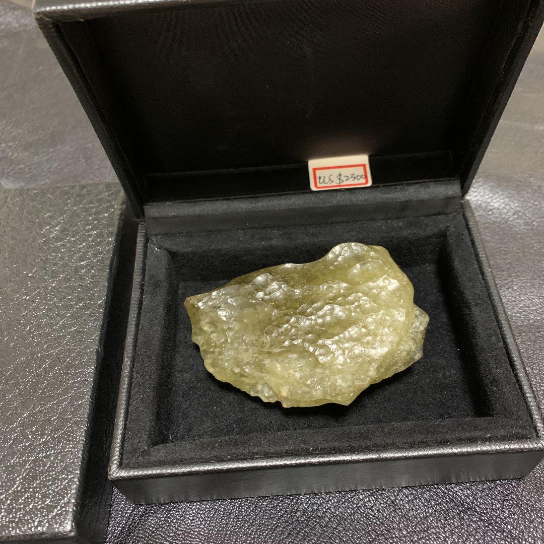 巨大な！リビアンデザートグラス 原石（ガラス隕石）本物保証 165.6g