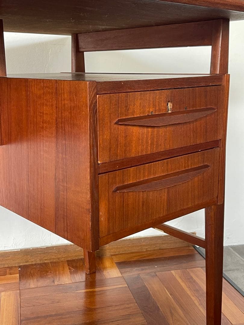 北欧 デンマーク ヴィンテージ チーク オイルフィニッシュ 両袖 デスク