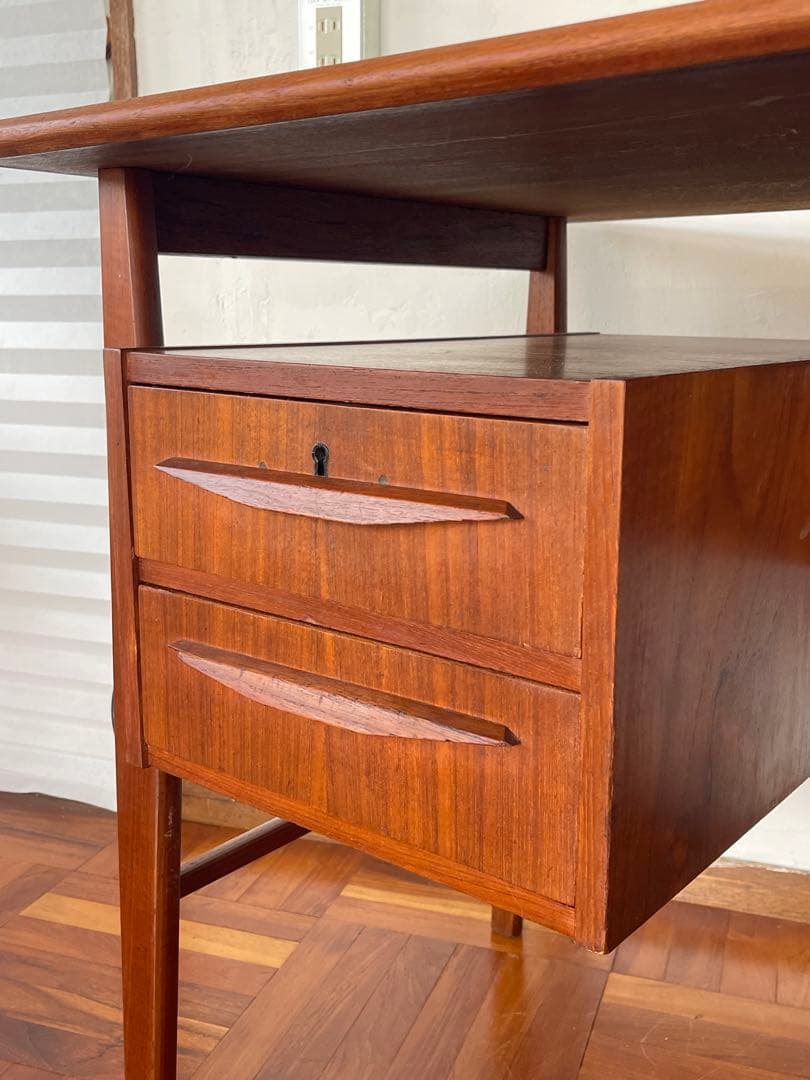 北欧 デンマーク ヴィンテージ チーク オイルフィニッシュ 両袖 デスク